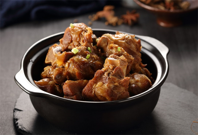 腱骨头排骨米饭