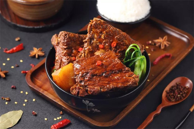 腱骨头排骨米饭加盟