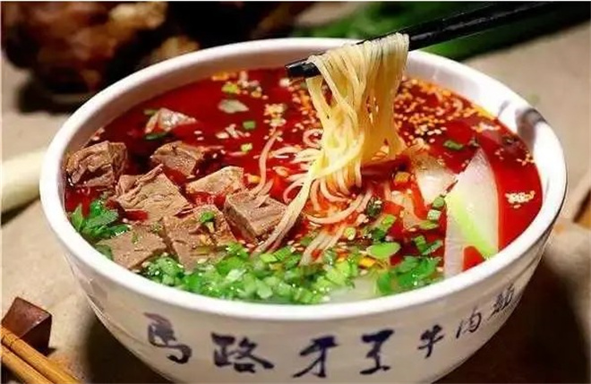 马路牙子牛肉面加盟