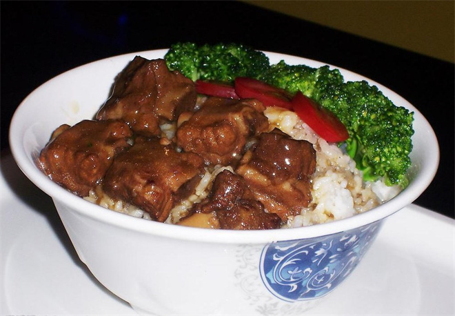 新懒汉排骨米饭