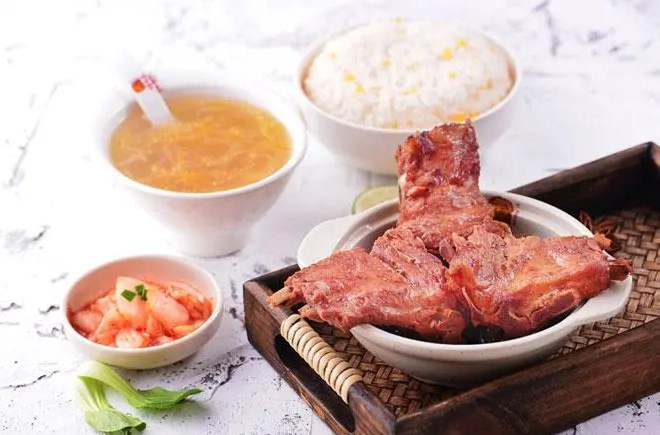 明阳春排骨米饭