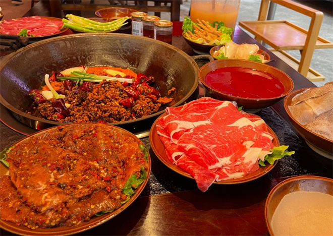 重庆渝井巷老火锅