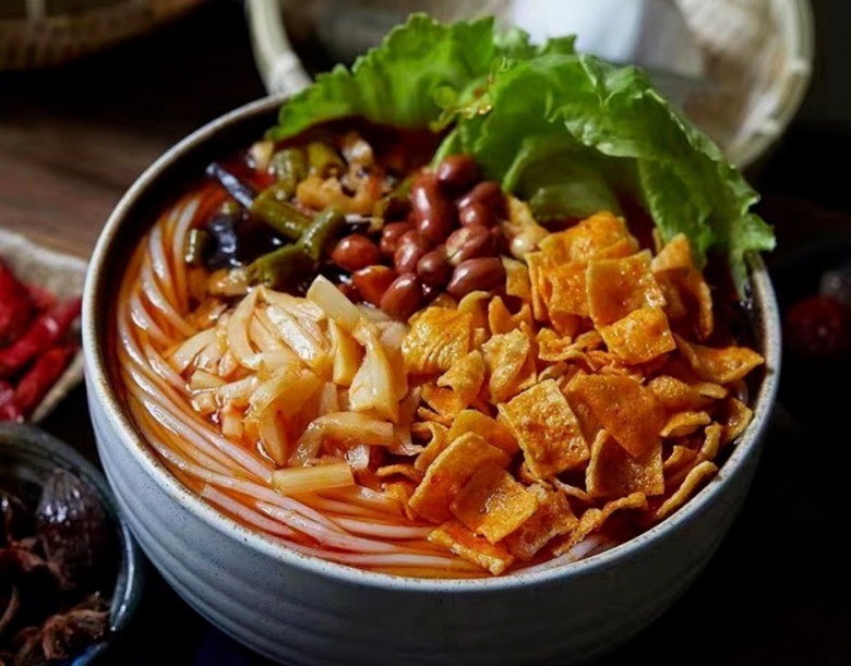 人人嗦新派柳州螺蛳粉