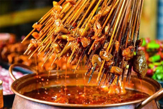 腰津食怪串串香