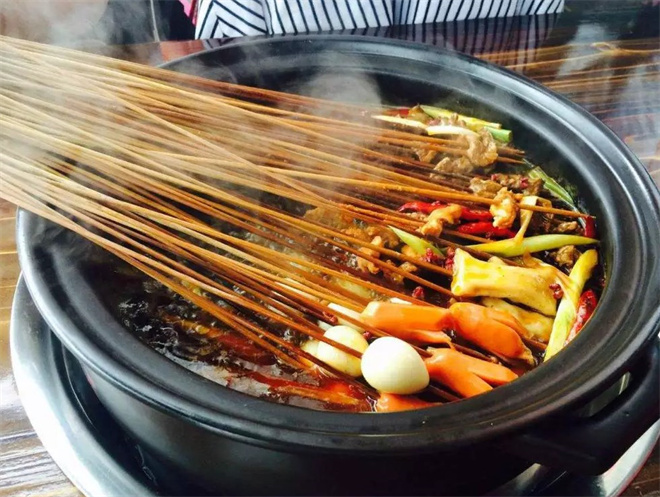 熊成猫串串香加盟