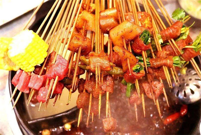 熊成猫串串香加盟