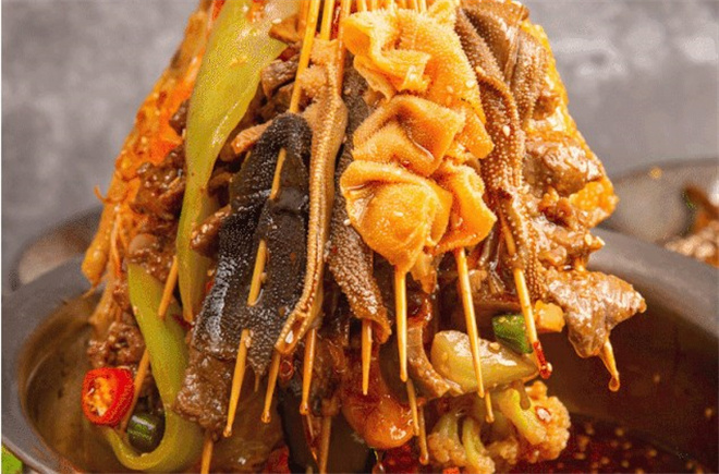 腰津食怪串串香