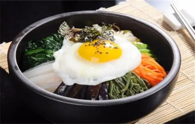 朴状元石锅拌饭