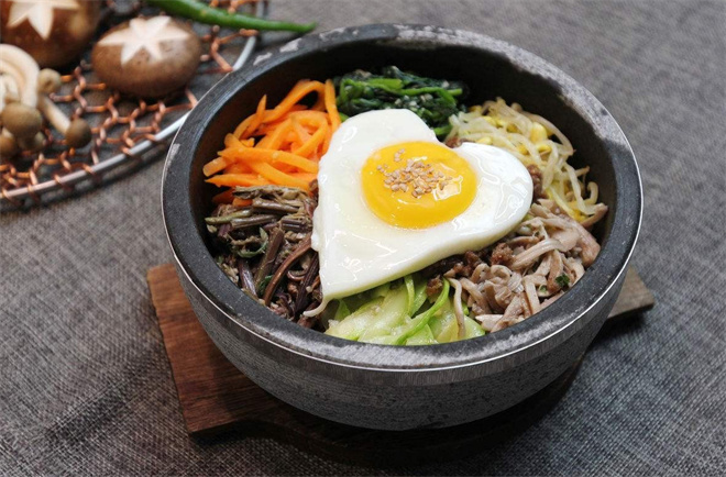 撒椒先生石锅拌饭加盟