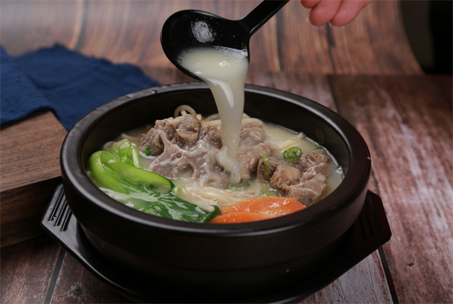 张小乔骨汤米线