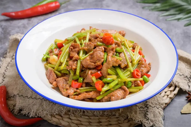 小霸椒现炒黄牛肉加盟