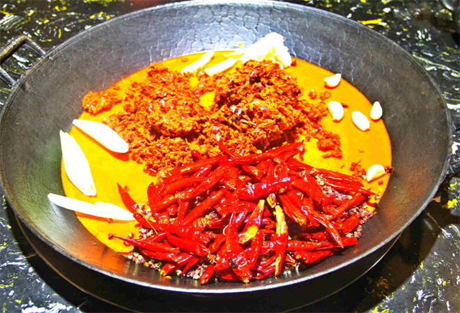 聚圆土灶老火锅加盟