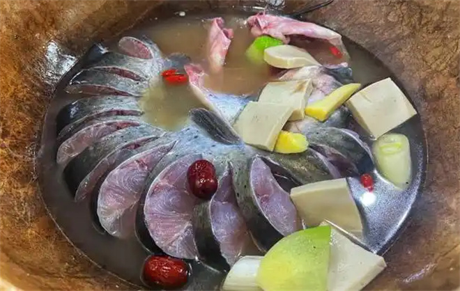 鱼上鲜蒸汽石锅鱼