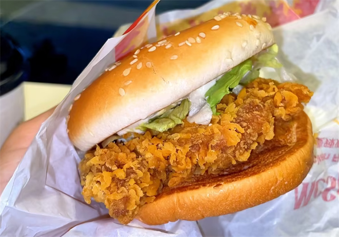 卤小二烧鸡汉堡