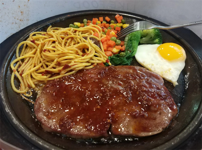 里约牛排自助西餐厅加盟