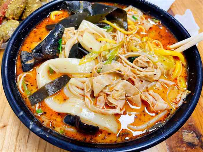 喜辣猫干汁大碗麻辣烫 喜辣猫干汁大碗麻辣烫