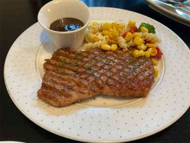 牛小黑街头牛排加盟