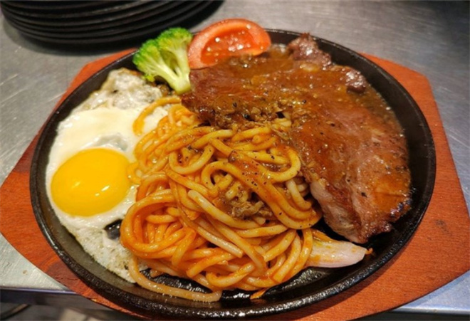 牛小黑街头牛排