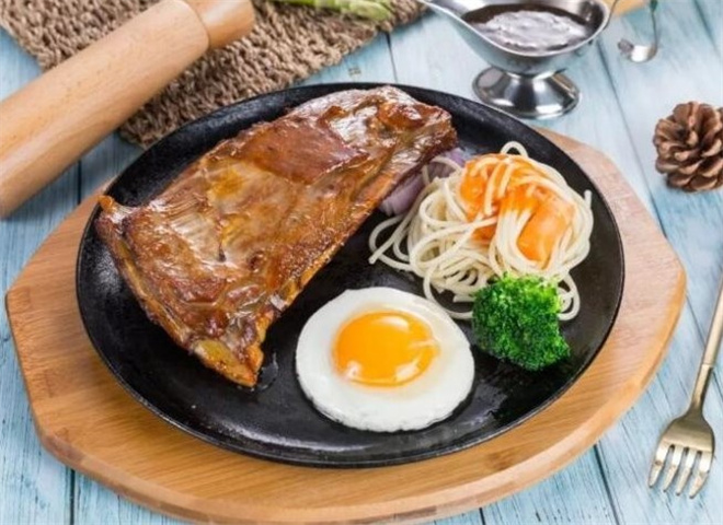 爱味客牛排加盟