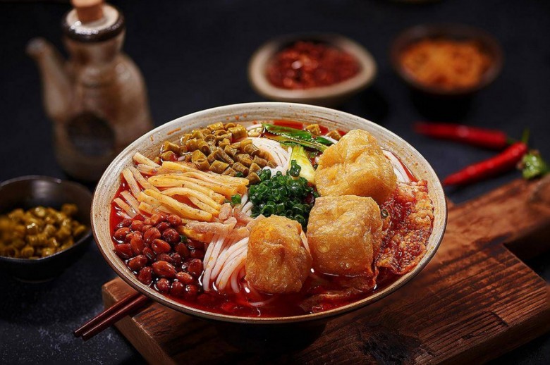 二两螺蛳粉加盟