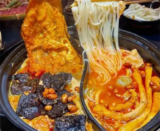 喜喜半仙牛八宝螺蛳粉火锅