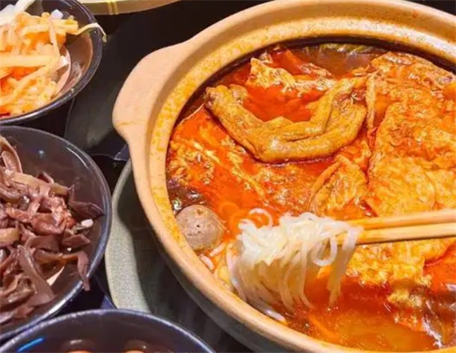 喜喜半仙牛八宝螺蛳粉火锅