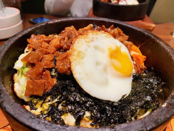 朝家瓦舍拌饭馆