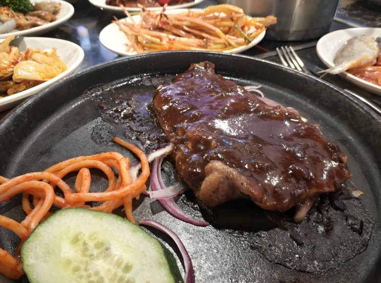 布罗城堡牛排海鲜自助餐厅加盟