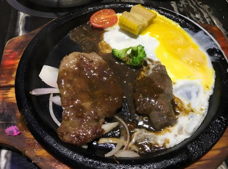 布罗城堡牛排海鲜自助餐厅