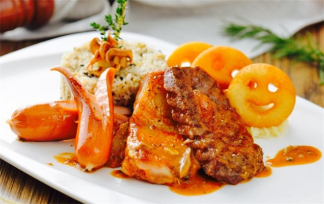 简寻味无国界创意西餐