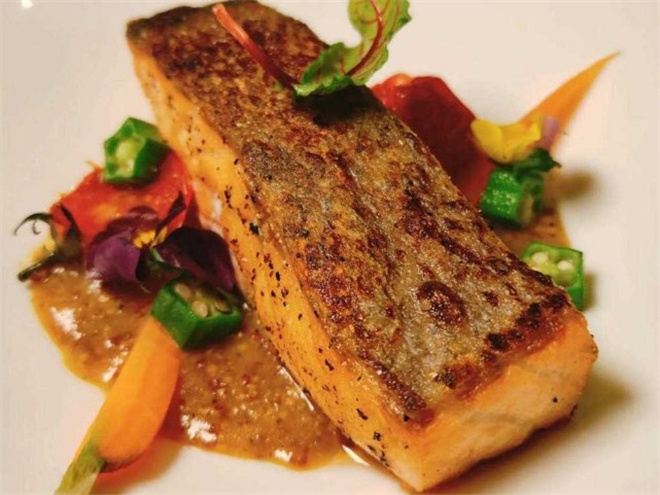 简寻味无国界创意西餐