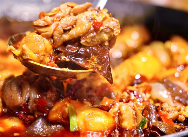 爱上鸡公煲加盟