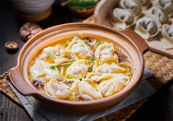 陈老湿的砂锅馄饨