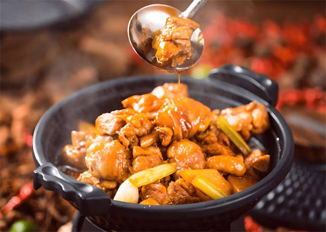 口齿留香鸡公煲加盟