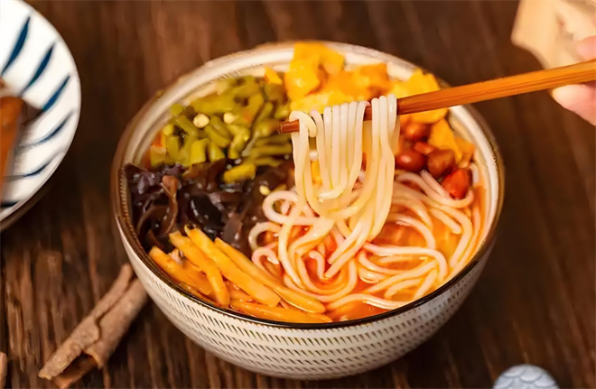 尝回佳螺蛳粉加盟