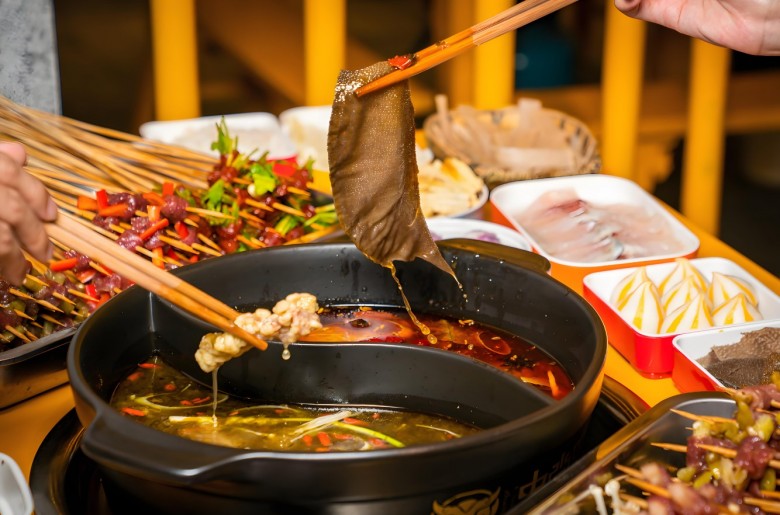 聚福苑砂锅串串香加盟