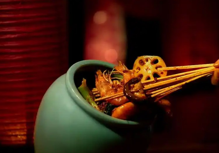 签里寻味串串香加盟