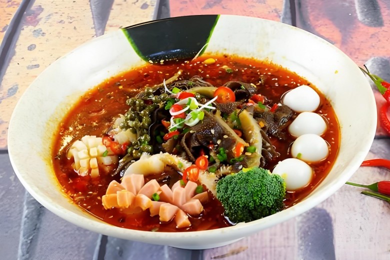 辣不欢麻辣烫加盟