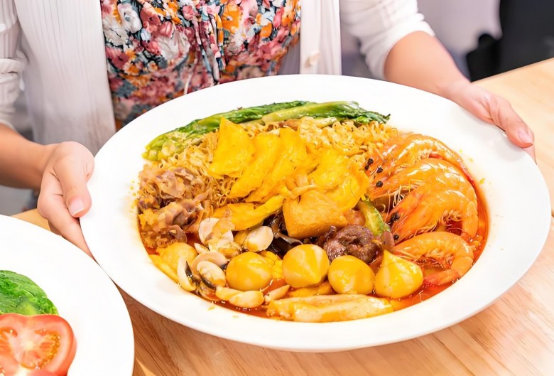 坤六记麻辣烫加盟