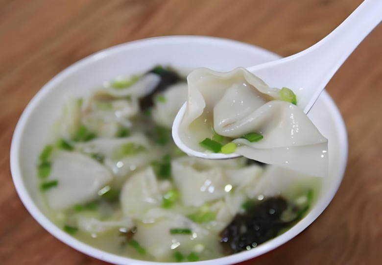 巧燕坊燕皮馄饨加盟