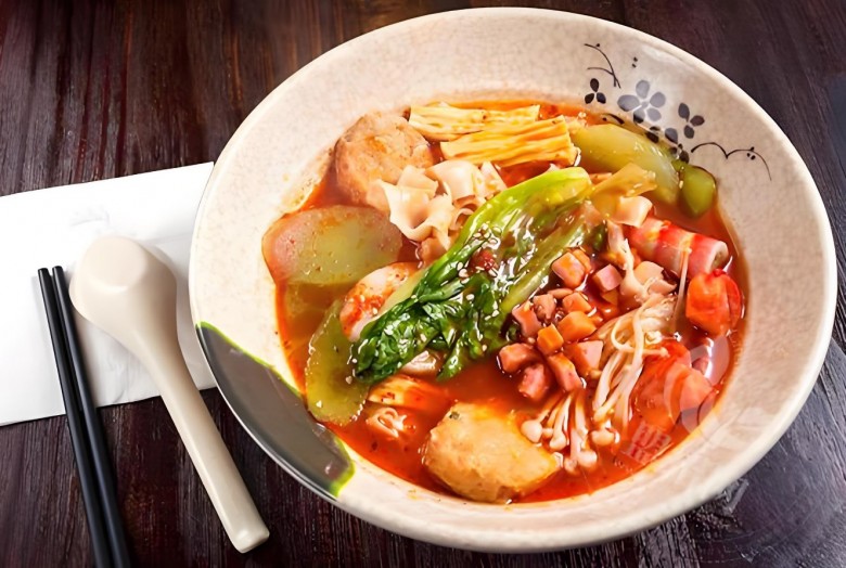 坤六记麻辣烫加盟