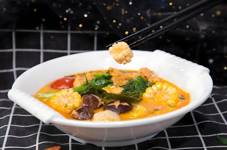 巷子外麻辣烫工厂加盟