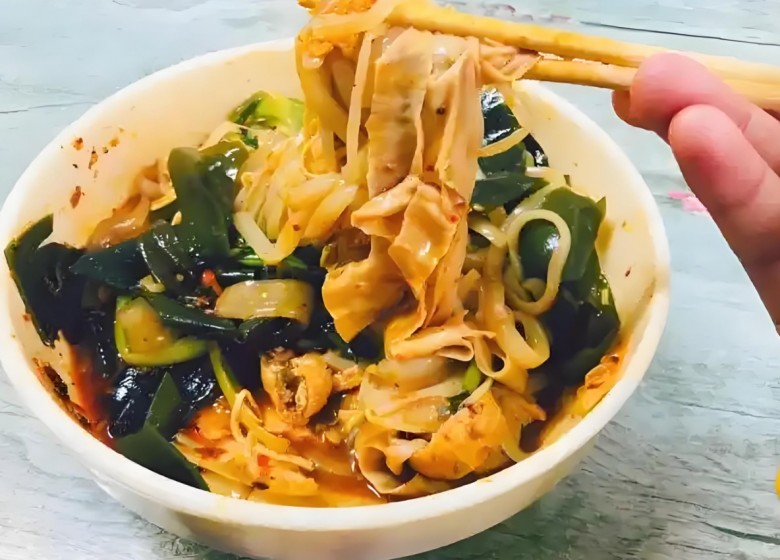 闺蜜搭伴麻辣烫加盟