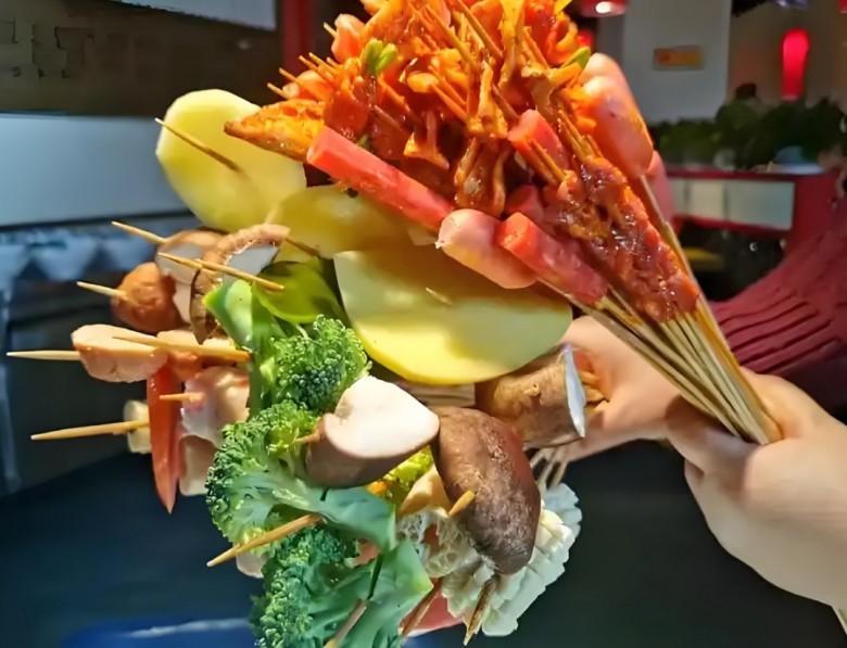 河坝边上小郡肝串串香