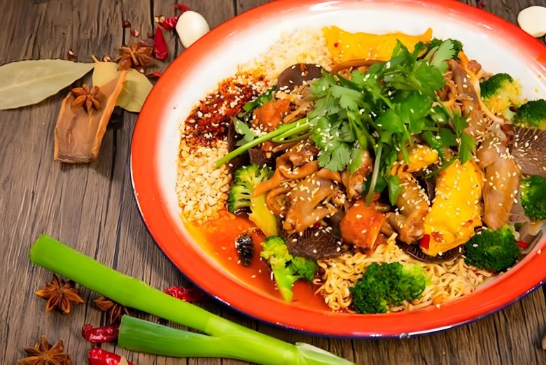 巷子外麻辣烫工厂