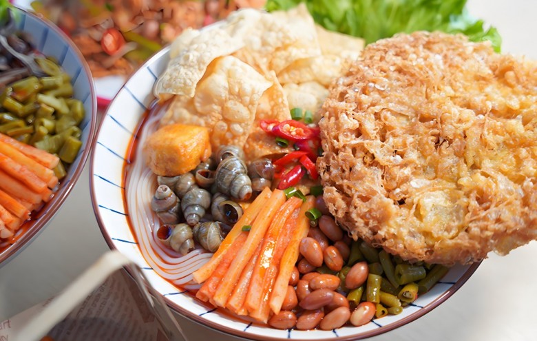 炸小旦螺蛳粉加盟