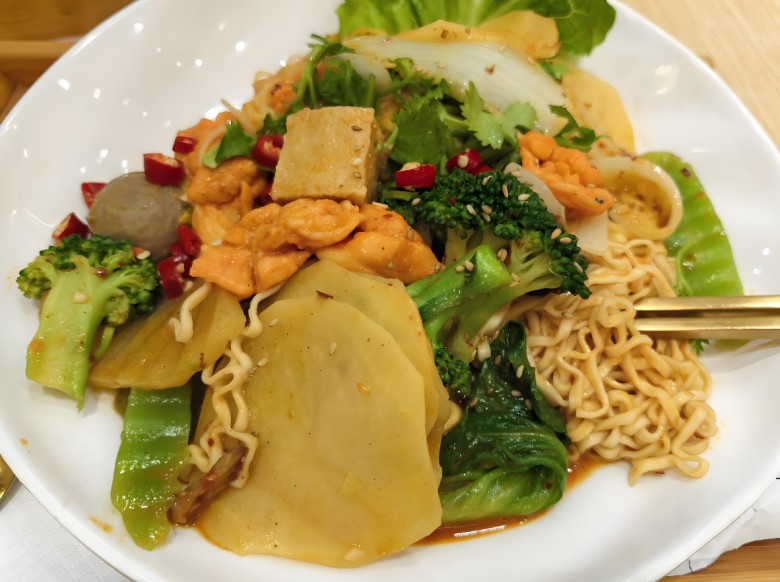 椒布丁麻辣烫加盟