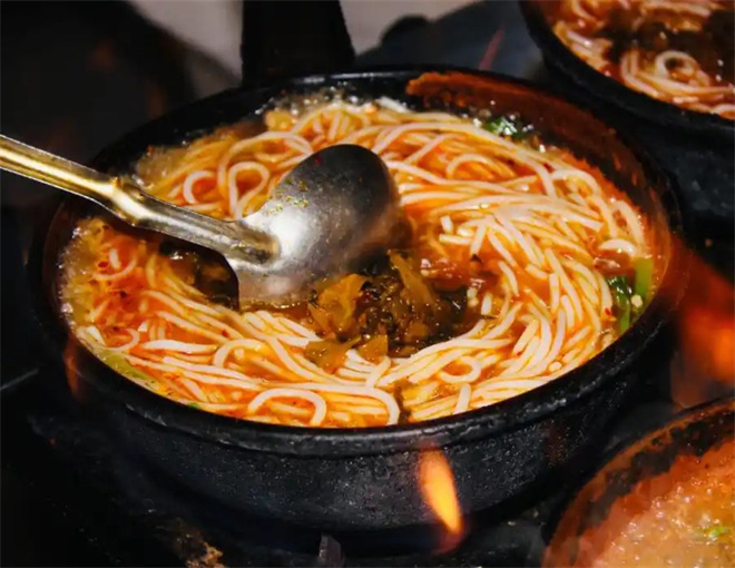 萝卜头小锅米线加盟