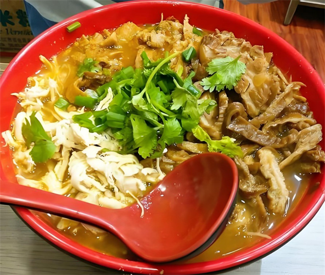 薛三郎小锅米线