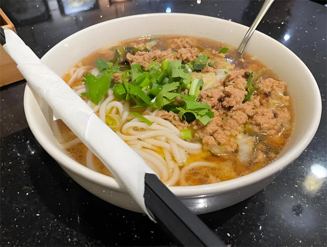 萝卜头小锅米线加盟